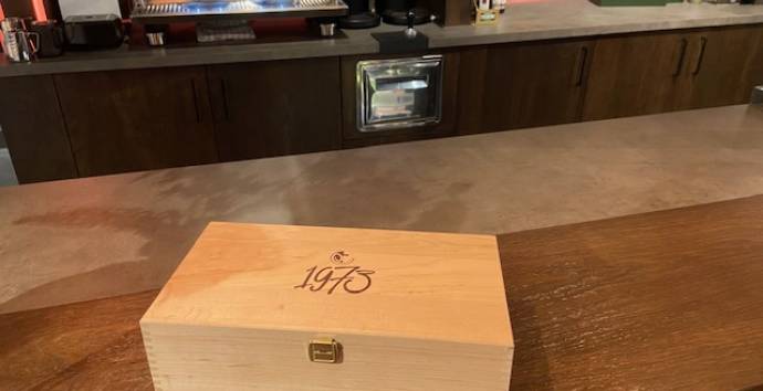 Van Tienen’s fiftieth anniversary sealed with stylish tea chest for anniversary tea 1973